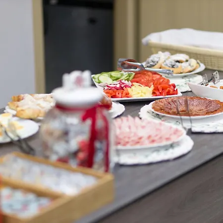 Easy Πανσιόν 3*