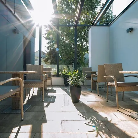 Easy Πανσιόν 3*