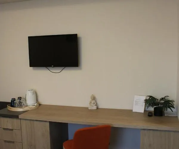 Easy ゲストハウス 3*