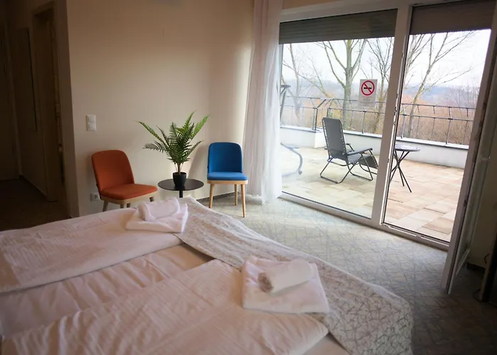 Easy בית הארחה