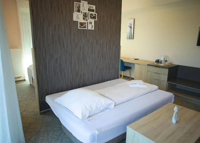 Easy בית הארחה